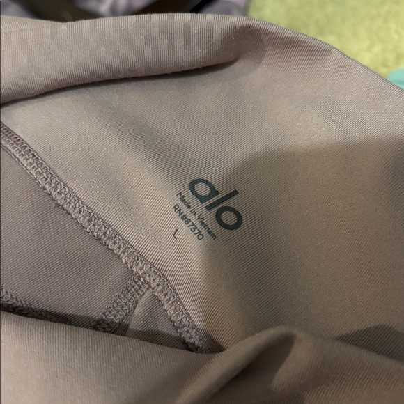 Alo pants - Picture 5 of 5